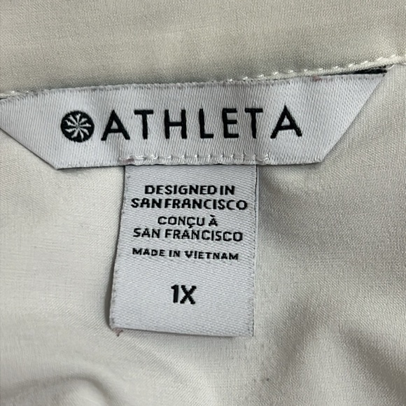 Athleta Cream Button Down Shirt polyester/spandex blend. 1x - Picture 3 of 9